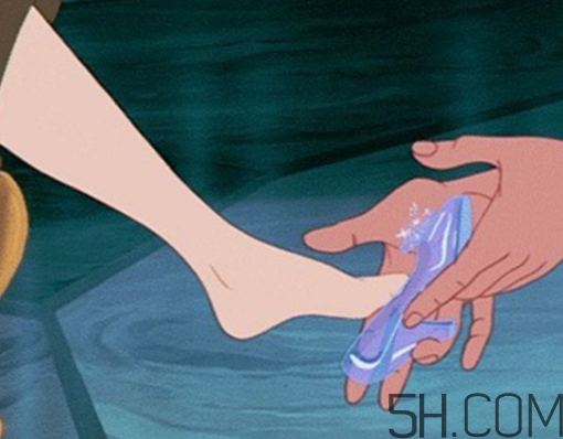 off white與jimmy choo聯(lián)名款鞋子實物什么樣？