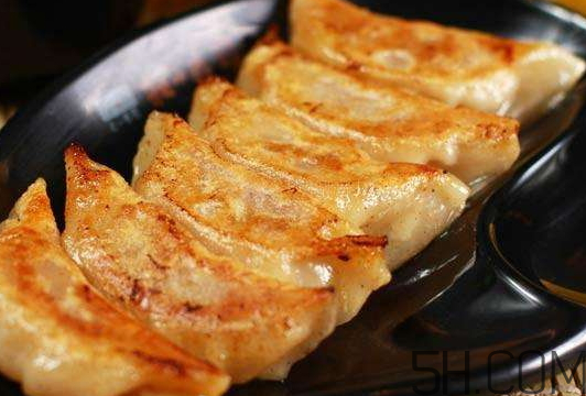 煎餃怎么做不粘鍋？煎餃粘鍋怎么辦？