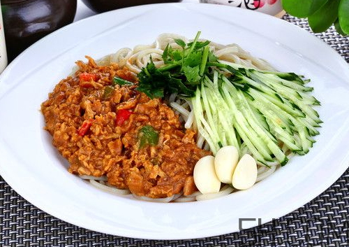 炸醬面可以用豆瓣醬嗎？炸醬面可以用黃豆醬嗎？