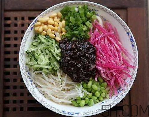 炸醬面可以用掛面嗎？炸醬面用什么面條？