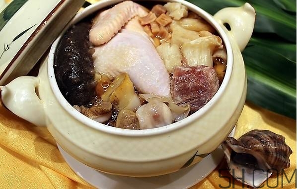 海參可以和排骨一起燉湯嗎？海參排骨湯怎么做？