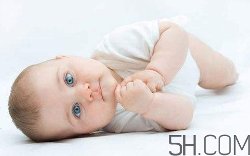 如何給寶寶斷奶？寶媽有妙招