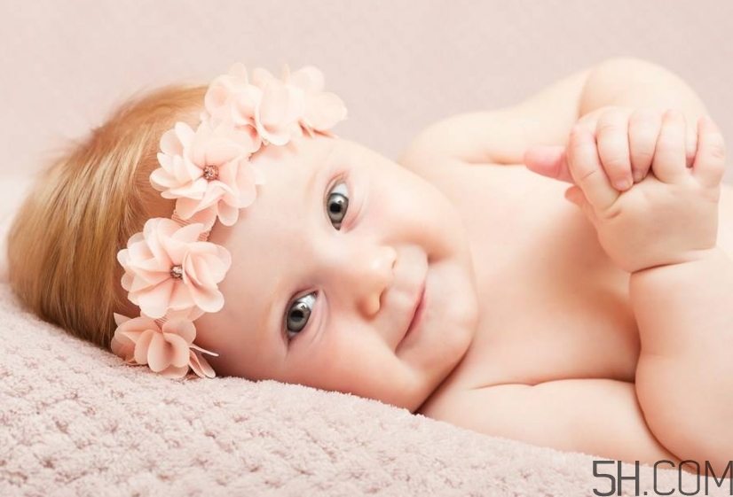 如何給寶寶斷奶？寶媽有妙招