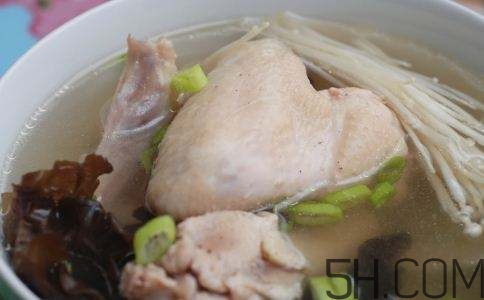 海參可以和排骨一起燉湯嗎？海參排骨湯怎么做？