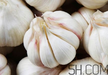 大蒜泡酒可以放冰糖嗎？什么藥酒中可以加冰糖？