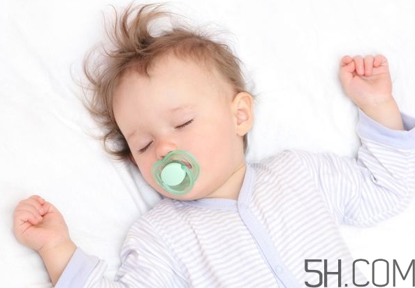 如何給寶寶斷奶？寶媽有妙招