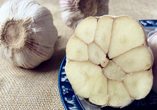 大蒜泡酒適合什么人喝？大蒜泡酒的禁忌人群