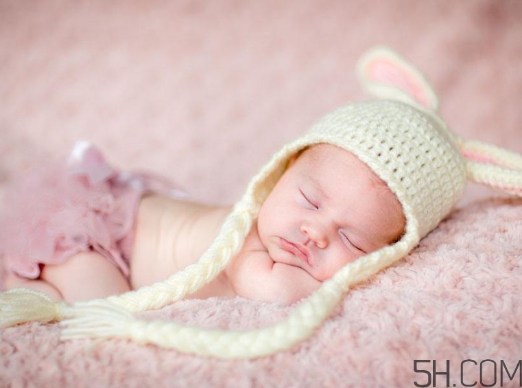 如何給寶寶斷奶？寶媽有妙招