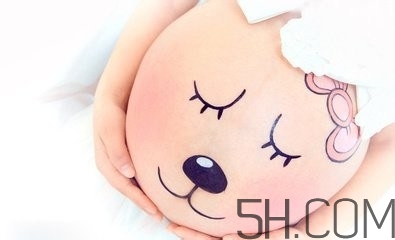 孕晚期見紅了肚子不痛怎么辦？孕晚期見紅是持續(xù)的嗎？