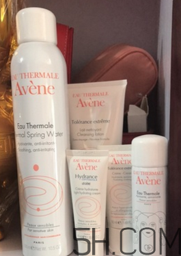 雅漾舒緩特護(hù)潔面乳怎么用？使用方法