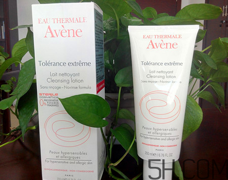 雅漾舒緩特護(hù)潔面乳怎么樣？好用嗎？