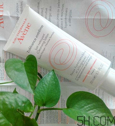 雅漾舒緩特護(hù)潔面乳怎么樣？好用嗎？