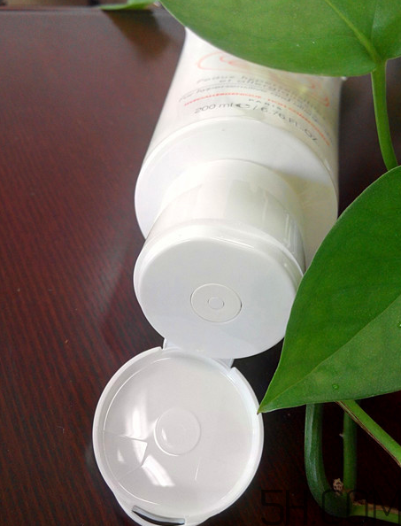 雅漾舒緩特護(hù)潔面乳怎么樣？好用嗎？