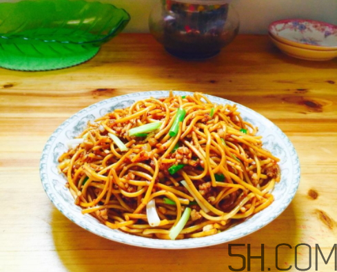 吃炒面會(huì)上火嗎？炒面吃多了好嗎？