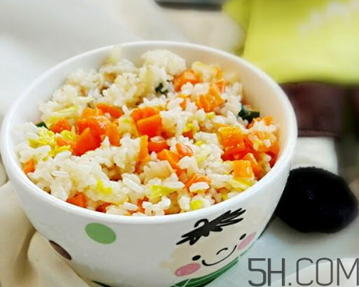 蛋炒飯可以放洋蔥嗎？蛋炒飯放洋蔥好吃嗎？