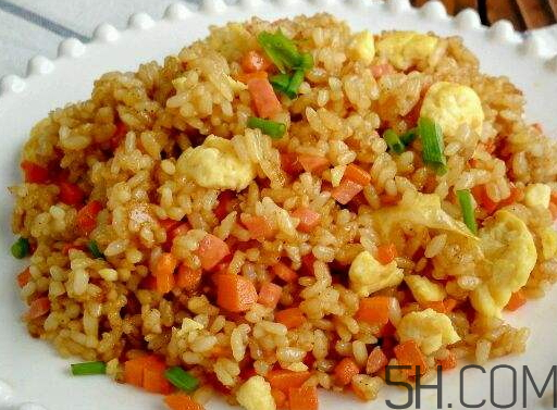 蛋炒飯可以放黃瓜嗎 蛋炒飯可以放青菜嗎 蛋炒飯可以放黃瓜嗎 蛋炒飯可以放青菜嗎