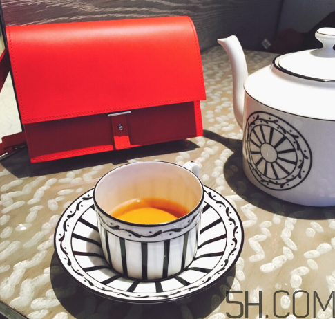 pb0110是什么牌子？pb0110包包怎么樣？