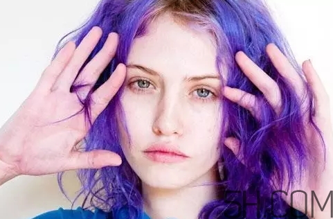 染發(fā)劑可以帶上高鐵嗎？染發(fā)劑可以帶上火車(chē)嗎