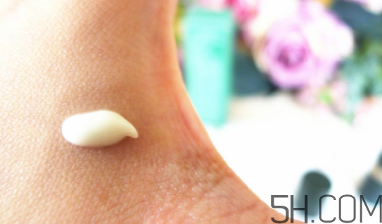 海藍(lán)之謎活顏煥膚精華露怎么樣？產(chǎn)品評測