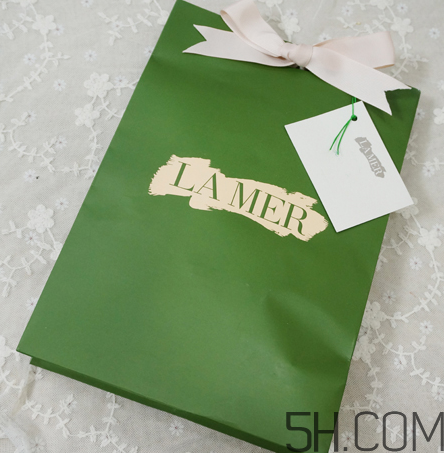 海藍(lán)之謎活顏煥膚精華露多少錢？專柜價(jià)格