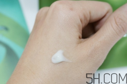 海藍(lán)之謎活顏煥膚精華露多少錢？專柜價(jià)格