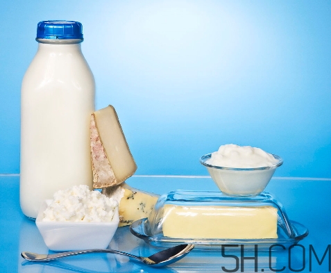 早上喝牛奶會(huì)長(zhǎng)高嗎？早上喝牛奶會(huì)變白嗎？