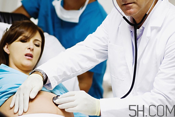 孕晚期肚子疼影響胎兒嗎？孕晚期肚子像來月經(jīng)一樣疼