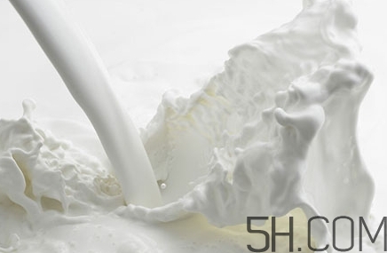 早上喝牛奶會(huì)長(zhǎng)高嗎？早上喝牛奶會(huì)變白嗎？