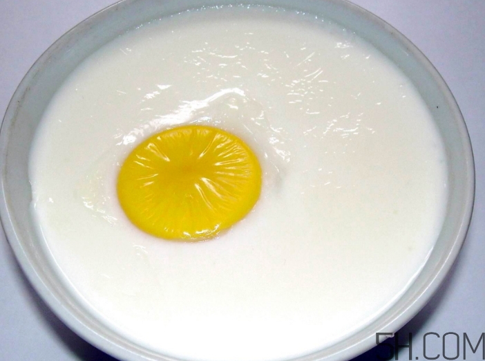 牛奶的營養(yǎng)價(jià)值 牛奶的功效與作用 牛奶的營養(yǎng)價(jià)值 牛奶的功效與作用