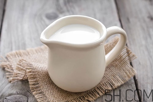 牛奶煮開了還有營養(yǎng)嗎？牛奶可以加熱嗎？