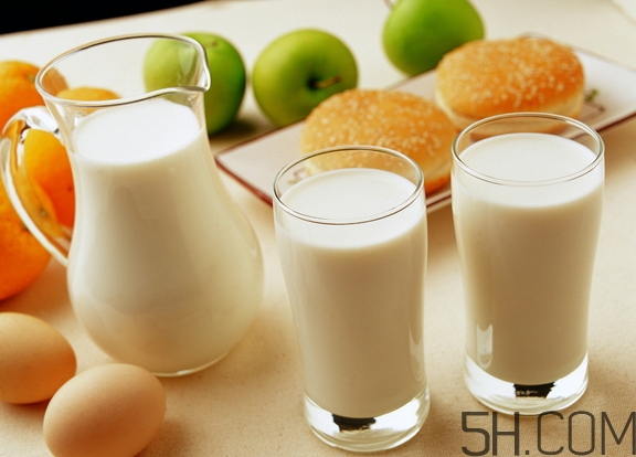 牛奶什么時候喝好？牛奶什么樣的好？