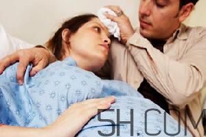 孕晚期真假宮縮怎么分辨？假性宮縮頻繁是快生了嗎？