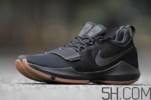 nike pg 1黑色生膠大底發(fā)售時(shí)間_實(shí)物什么樣？