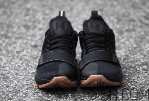 nike pg 1黑色生膠大底發(fā)售時(shí)間_實(shí)物什么樣？