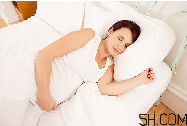 不適合孕婦的睡姿有那些？孕婦冬季如何護膚？