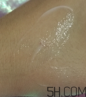 眼霜可以用來擦臉嗎？眼霜可以當(dāng)面霜用嗎