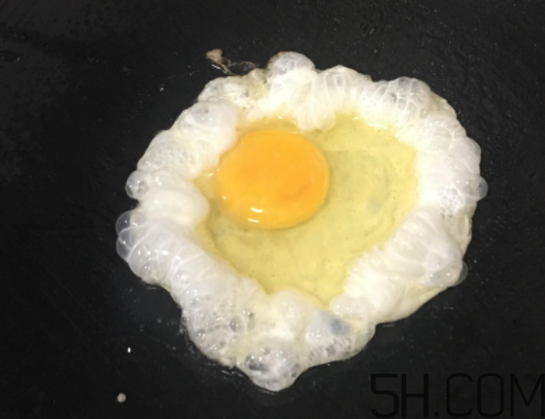 煎雞蛋為什么會有泡沫？炒雞蛋為什么會有泡沫？