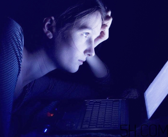 眼霜可以天天用嗎？眼霜多久用一次