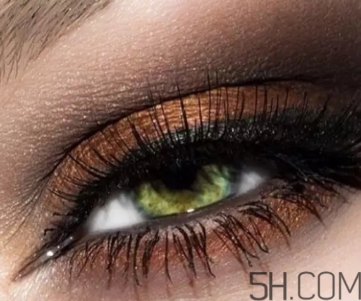 眼霜早上還是晚上用？眼霜可以早晚使用嗎？