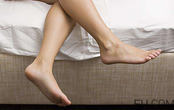 腳氣用鹽水泡腳有用嗎？用鹽水泡腳治腳氣嗎？