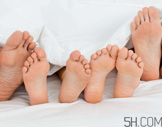 腳氣和灰指甲一樣嗎？腳氣和腳臭一樣嗎？