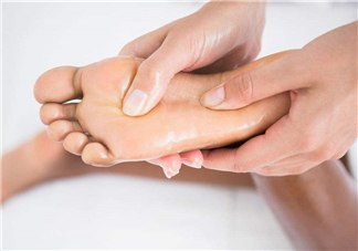 腳氣和灰指甲一樣嗎？腳氣和腳臭一樣嗎？