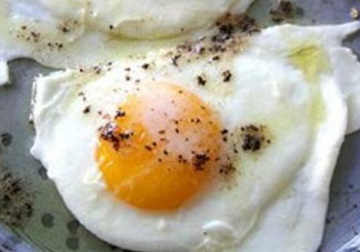 荷包蛋為什么發(fā)黑？荷包蛋發(fā)黑能吃嗎？
