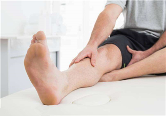 腳氣用鹽水泡腳有用嗎？用鹽水泡腳治腳氣嗎？