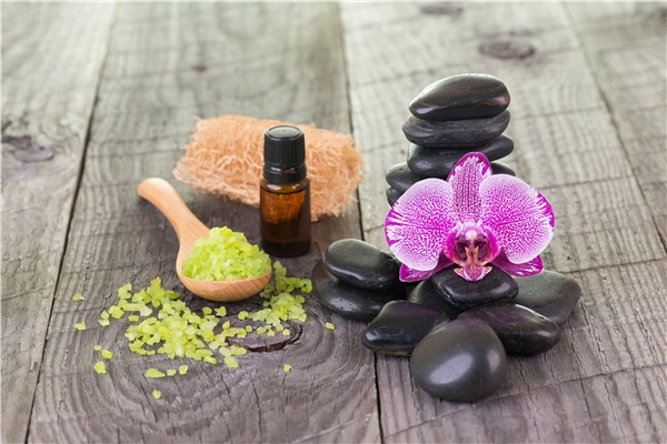 香薰精油怎么用 香薰精油的功效與用法 香薰精油怎么用 香薰精油的功效與用法