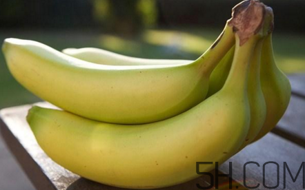 香蕉沒熟怎么催熟？變黑的香蕉還能不能食用？
