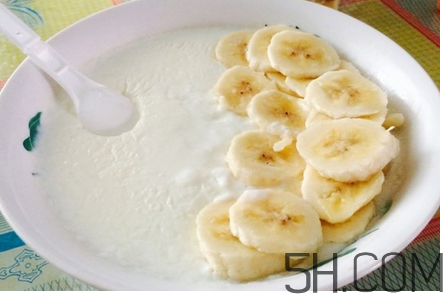 香蕉蒸著吃有什么好處？蒸香蕉的功效與做法