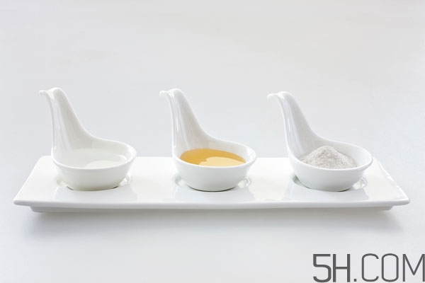 每天用蜂蜜敷臉好嗎 蜂蜜敷臉多長(zhǎng)時(shí)間洗掉 每天用蜂蜜敷臉好嗎 蜂蜜敷臉多長(zhǎng)時(shí)間洗掉