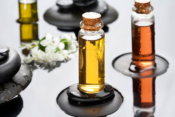 香薰精油怎么用 香薰精油的功效與用法 香薰精油怎么用 香薰精油的功效與用法