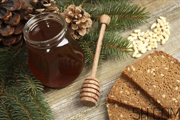 每天用蜂蜜敷臉好嗎 蜂蜜敷臉多長(zhǎng)時(shí)間洗掉 每天用蜂蜜敷臉好嗎 蜂蜜敷臉多長(zhǎng)時(shí)間洗掉